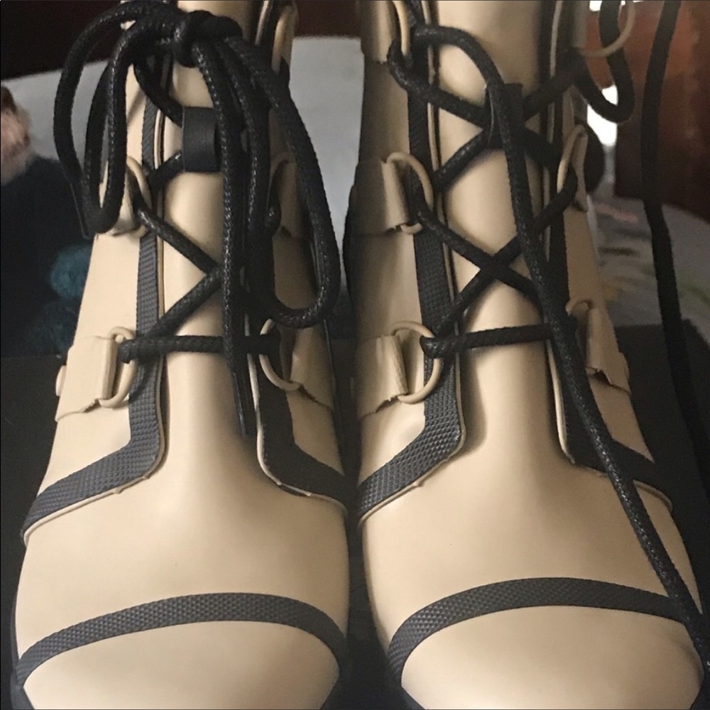 Sorel winter boots 10.5 - Picture 5 of 5